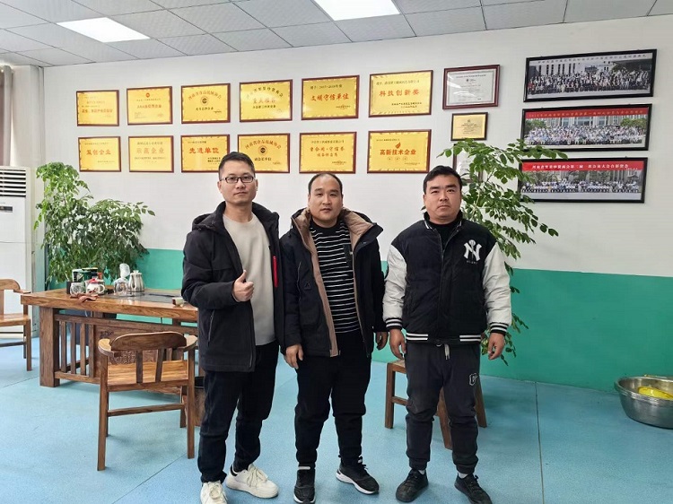 許昌智工炒貨機(jī) 許昌智工炒貨機(jī)