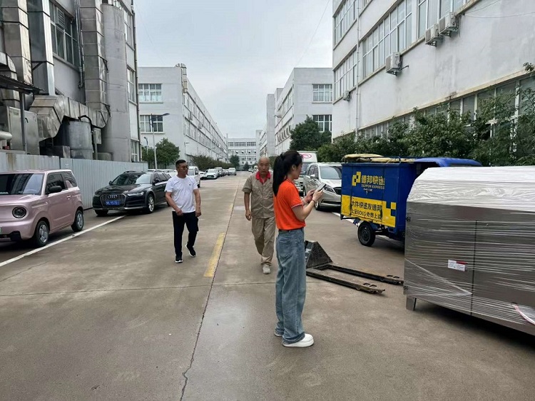 中型電磁炒貨機(jī) 中型電磁炒貨機(jī)