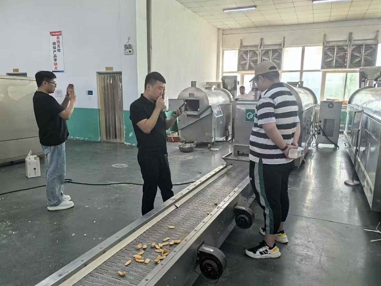 流水線電磁炒貨設(shè)備 流水線電磁炒貨設(shè)備